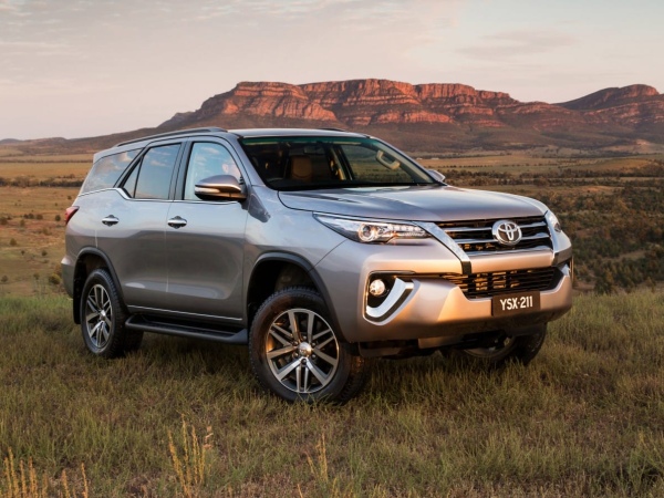 Toyota Fortuner 2015-